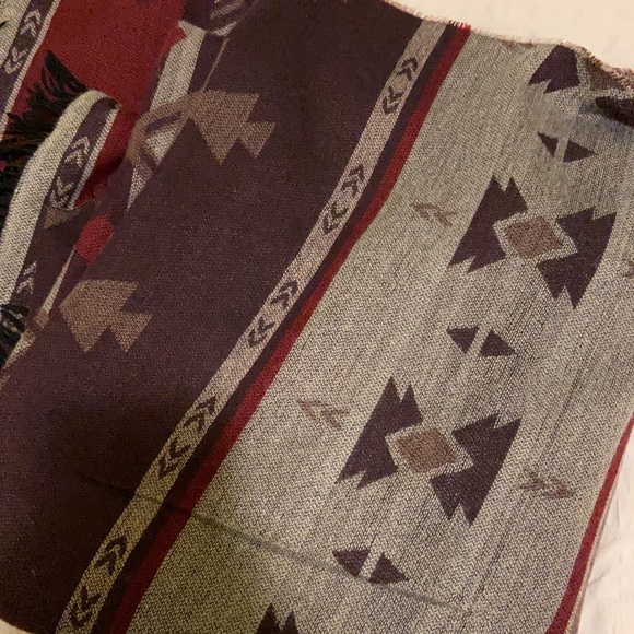 Poncho Scarf - Picture 2 of 4